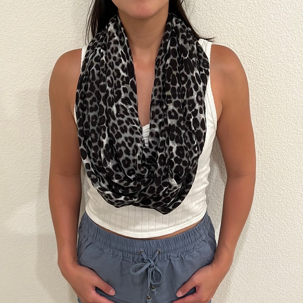 Printed Circle Scarf